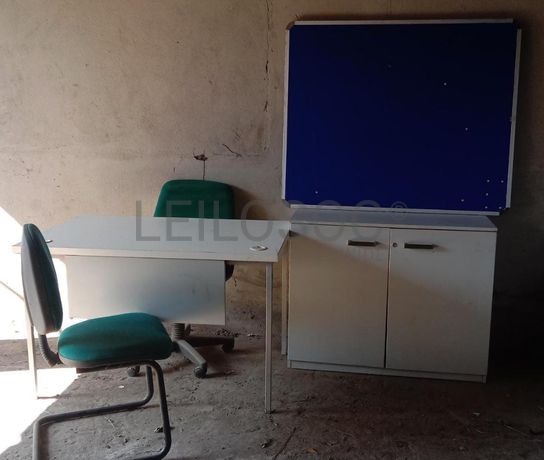 Mobiliário de escritório ·