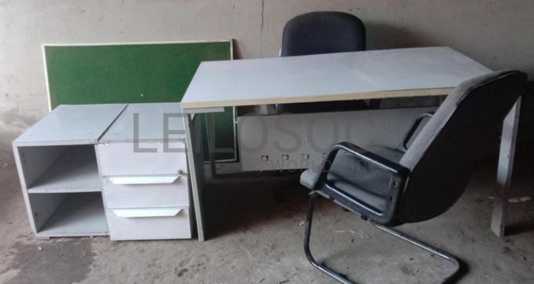 Mobiliário de escritório ·