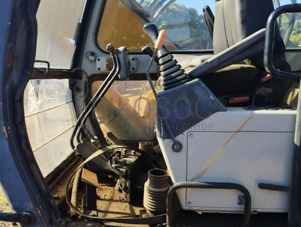 Giratória HYUNDAI ·