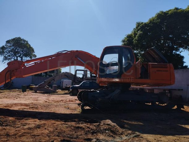 Giratória DOOSAN ·