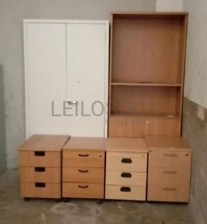 Mobiliário de escritório ·