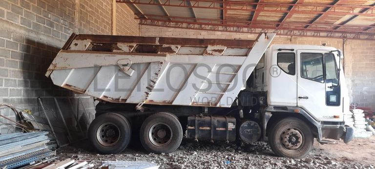 Camião TATA Nexus ·