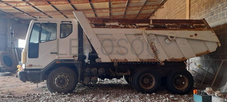 Camião TATA Nexus ·