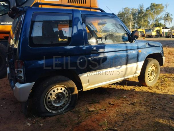 Mitsubishi pajero Jr ·