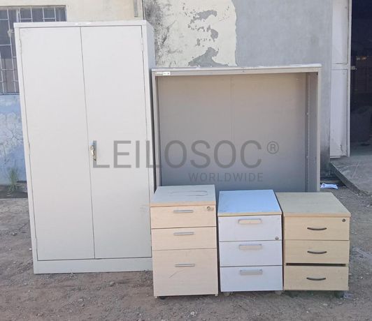 Mobiliário de escritório ·