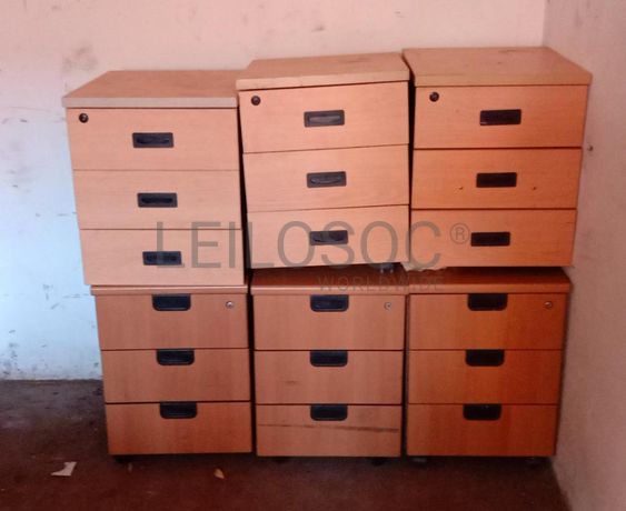 Mobiliário de escritório ·