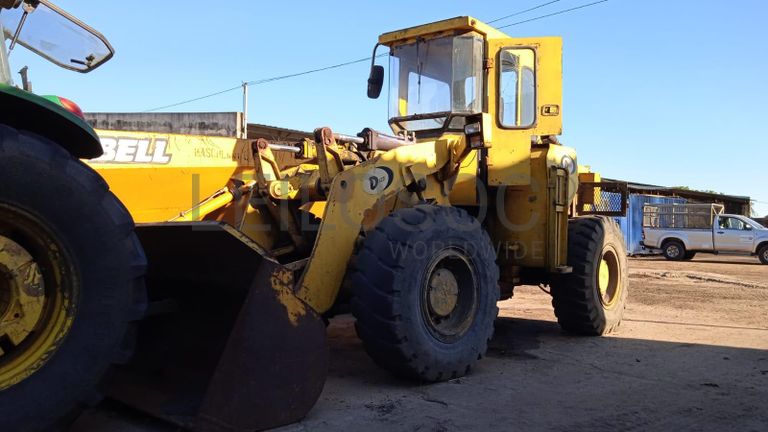 Escavadeira Dezzi 1700 ·