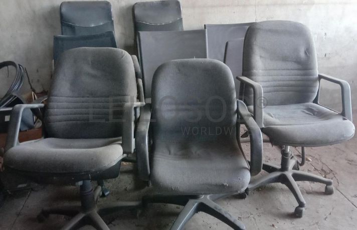 Mobiliário de escritório ·