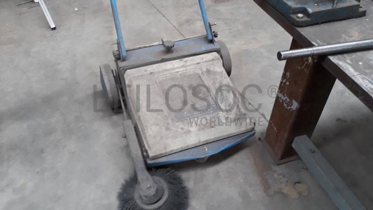 Aparelho de soldar · Vassoura