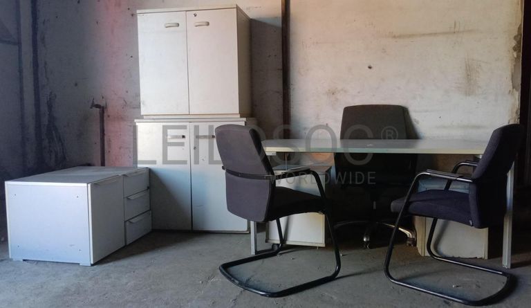 Mobiliário de escritório ·