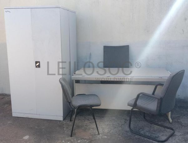 Mobiliário de escritório ·