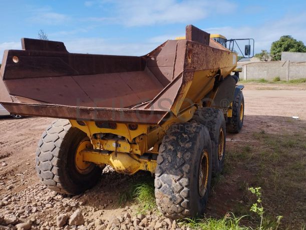 Dumper BELL B30D 6x6 HP ·