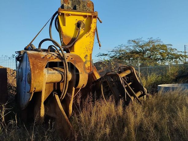 Escavadeira Komatsu PC600LC-7K ·