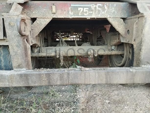 Atrelado basculante ·