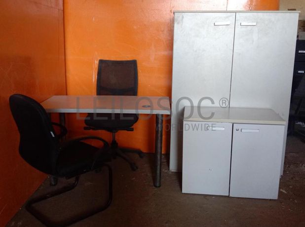 Mobiliário de escritório ·