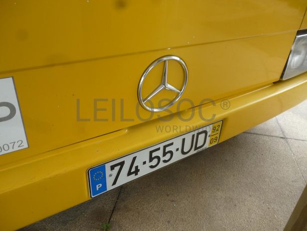 Mercedes-Benz 407