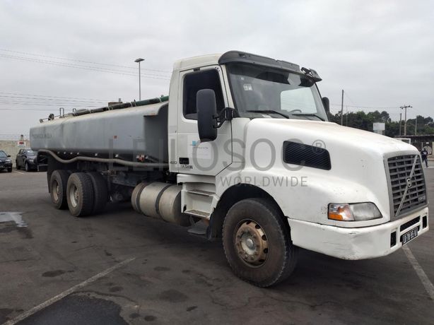 Autotanque de água (15M3) VOLVO · Viana