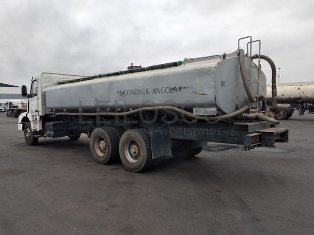 Autotanque de água (15M3) VOLVO · Viana