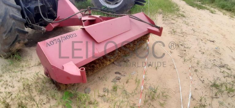 Vassoura Mecânica · Viana