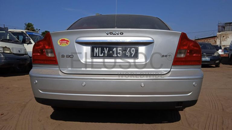 Volvo S80 ·