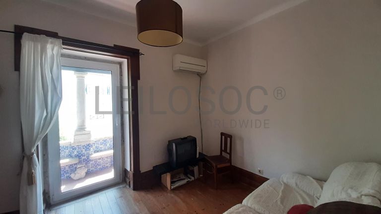 Moradia V3 + Terreno · Condeixa-a-Nova