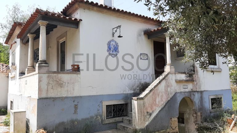 Moradia V3 + Terreno · Condeixa-a-Nova