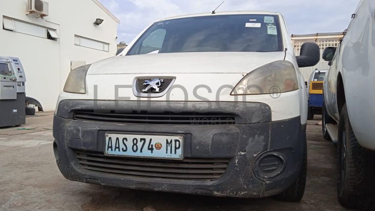 Peugeot Partner ·