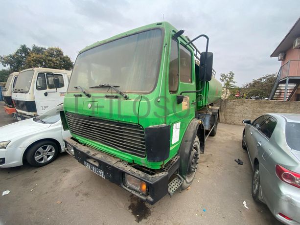 Camião Cisterna Mercedes-Benz 1935 (4X2)