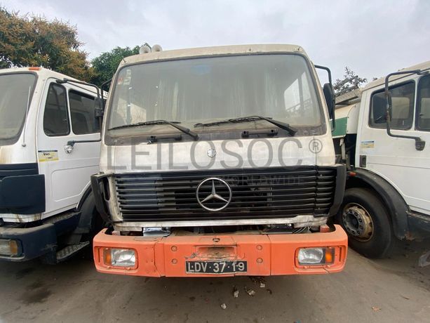 Camião Cisterna Mercedes-Benz 1935 (4X2)