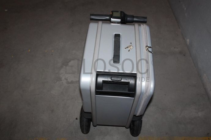 Scooter com mala de pilotagem inteligente