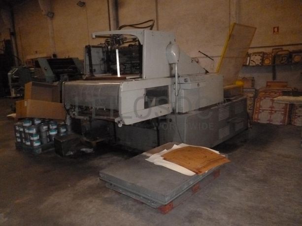 Máquina de corte e vinco