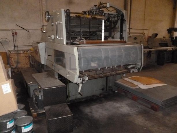 Máquina de corte e vinco