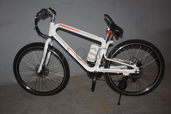 Bicicleta elétrica 'Airwheel R8'