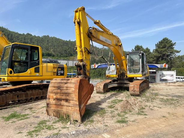 Escavadora de Rastos New Holland E265
