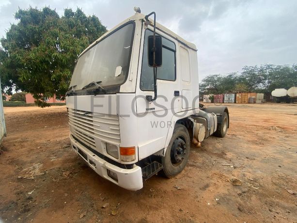Camião VOLVO FL10 · Belas