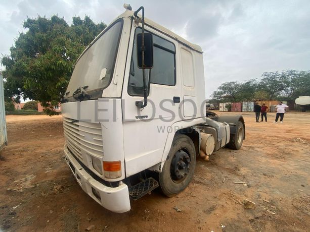 Camião VOLVO FL10 · Belas