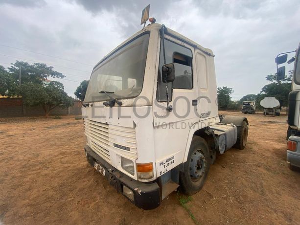 Camião VOLVO FL10 · Belas