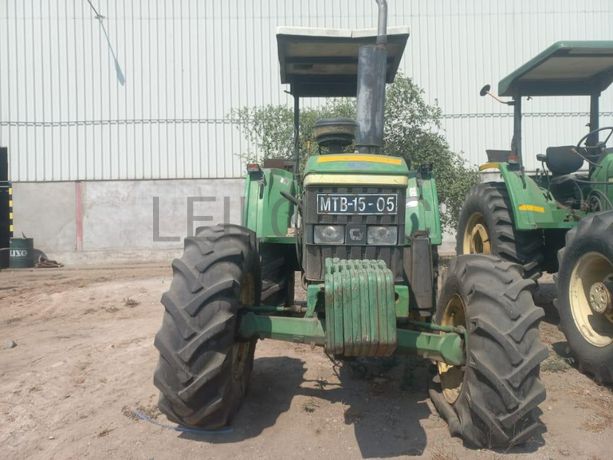 Tractor John Deere ·