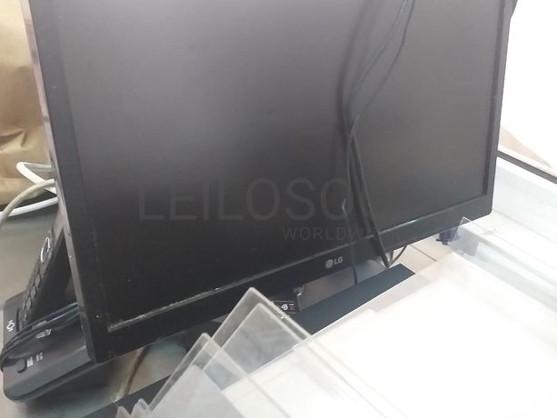 Mobiliário Expositor · Material Informático