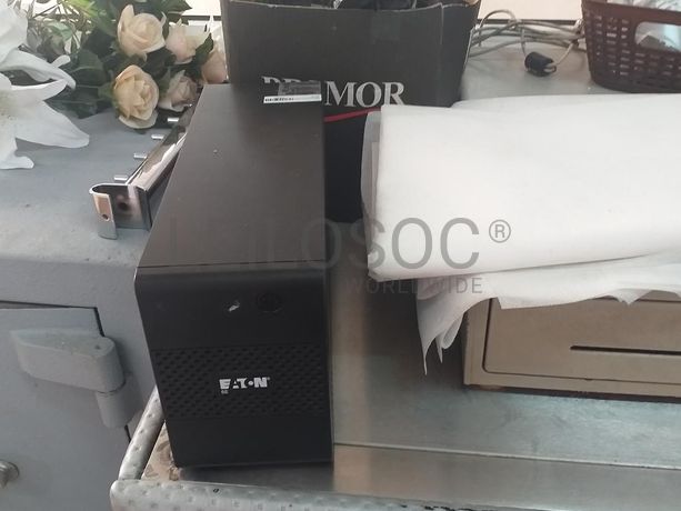 Mobiliário Expositor · Material Informático