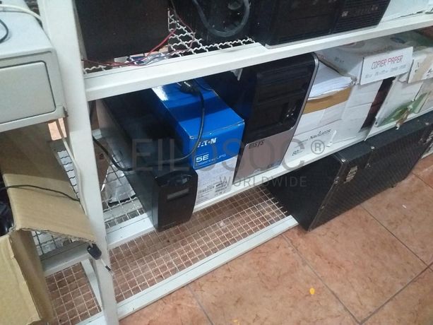 Mobiliário Expositor · Material Informático