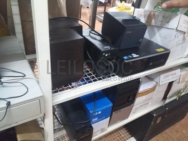 Mobiliário Expositor · Material Informático