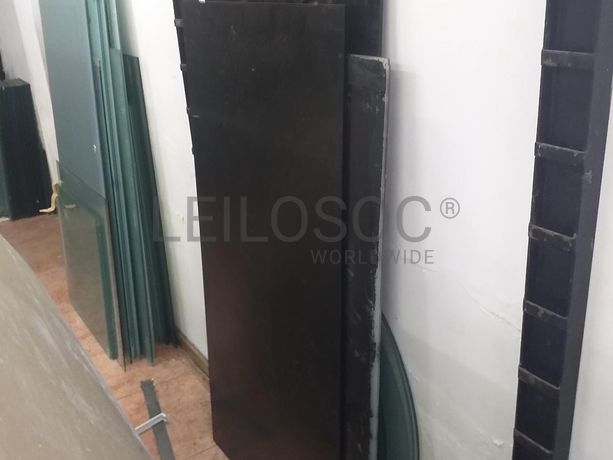 Mobiliário Expositor · Material Informático