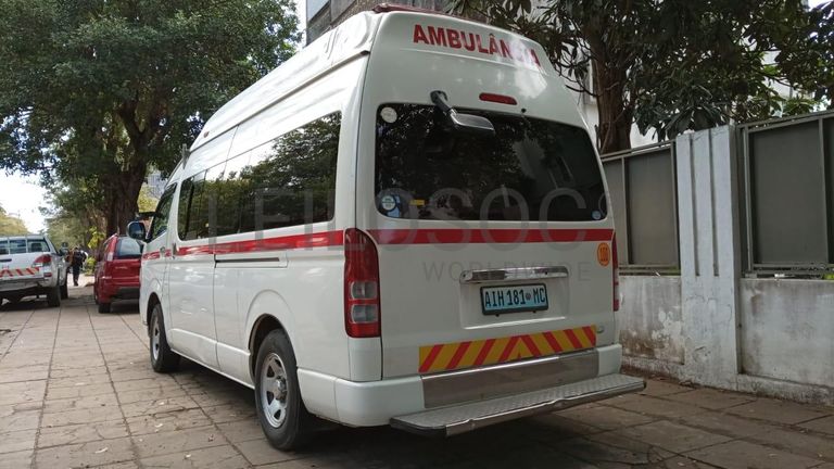 Ambulância Toyota Hiace ·