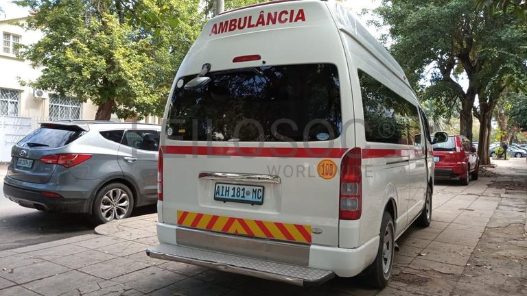 Ambulância Toyota Hiace ·