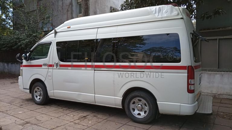 Ambulância Toyota Hiace ·