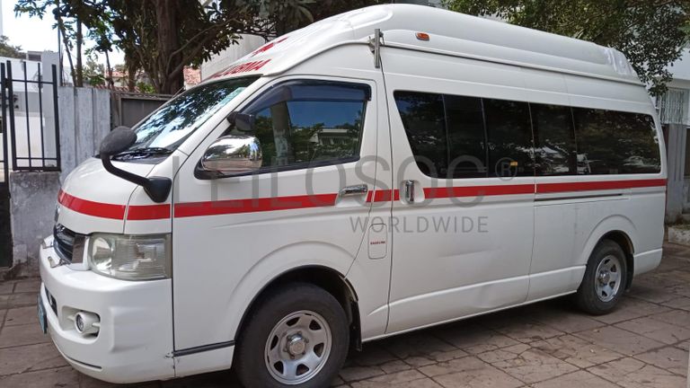 Ambulância Toyota Hiace ·