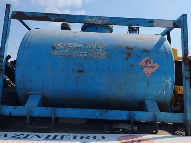 Tanque de combustível ·