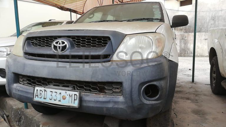 Toyota Hilux ·