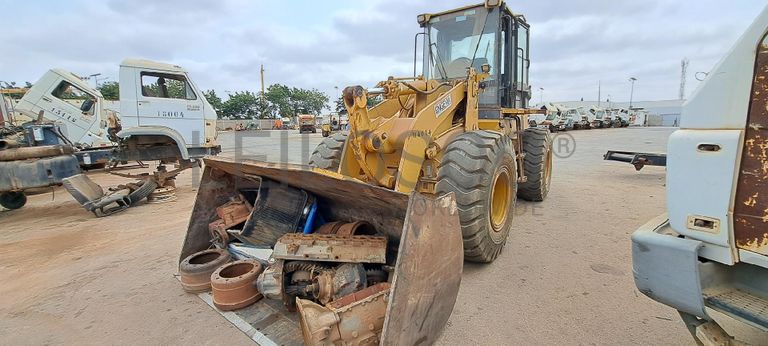 Pá Carregadora CATERPILLAR 938G · Viana